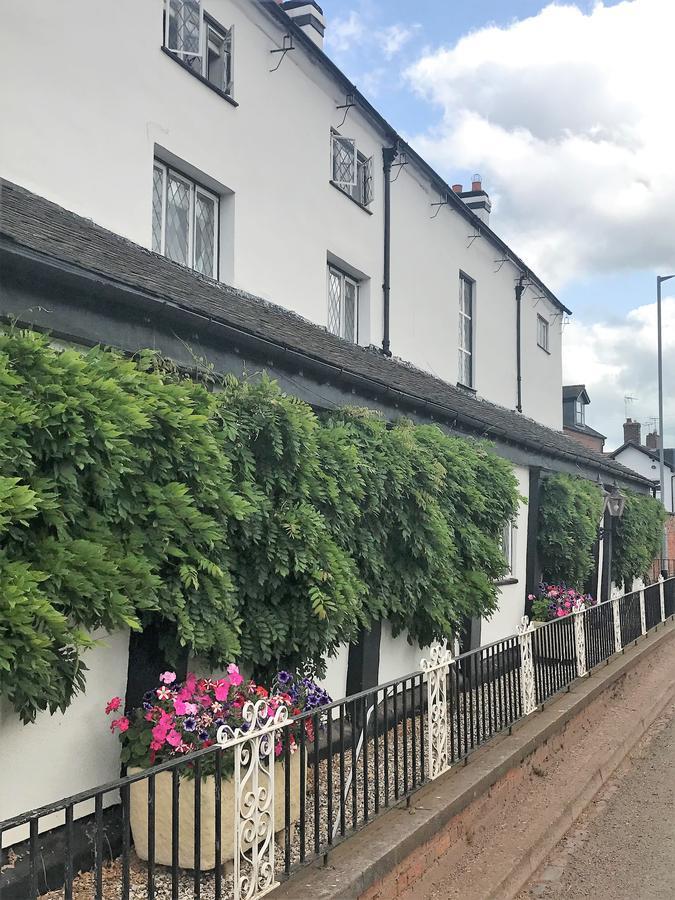 Eccleshall Eagle House Bed & Breakfast エクステリア 写真